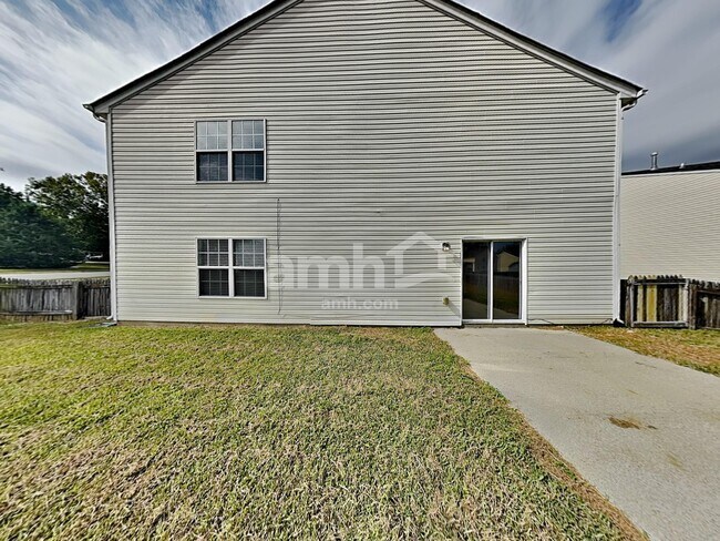 Building Photo - 10717 Pointer Ridge Dr