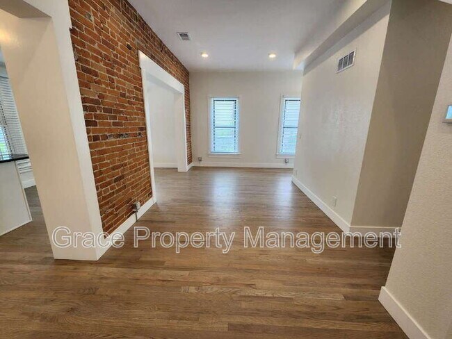 Building Photo - 2930 California St