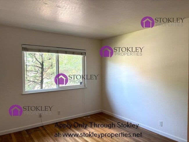 Building Photo - 664 Sherree Dr