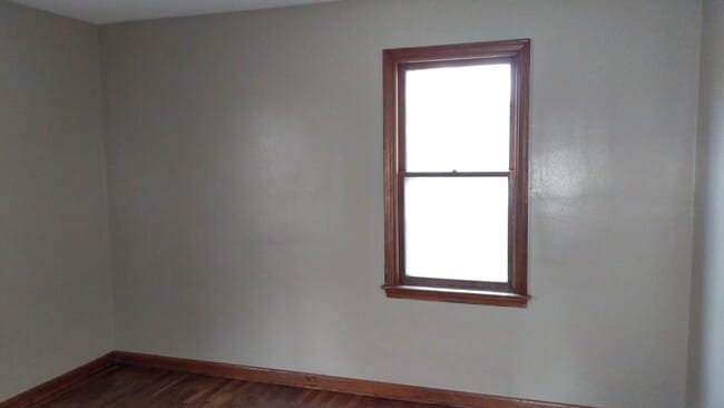 Building Photo - 725 N H St