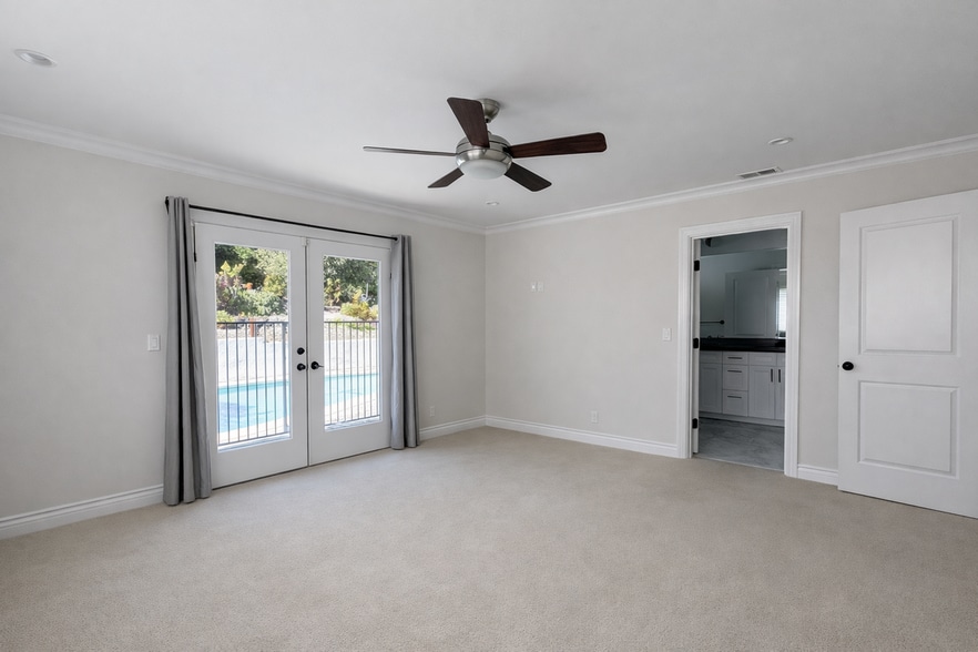 Building Photo - 19275 Cresthaven Ln