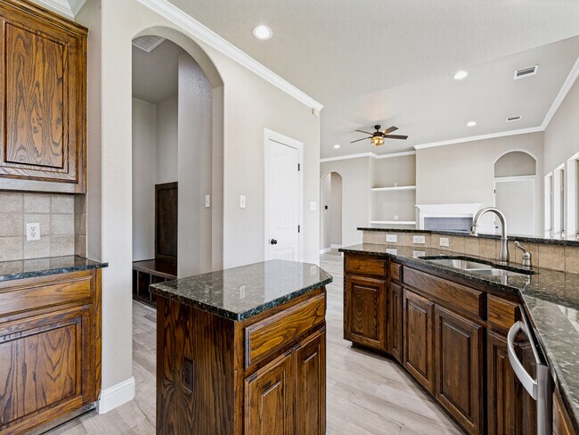 Building Photo - 455 Chisholm Trail