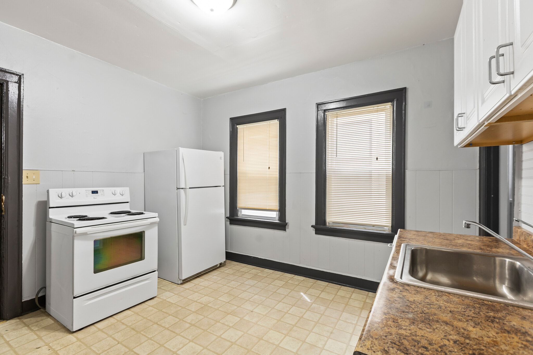 kitchen view 2 - 2514 N Oakland Ave