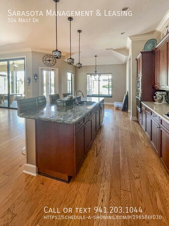 Building Photo - 504 Mast Dr