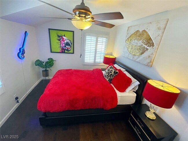 Building Photo - 1932 Hassett Ave