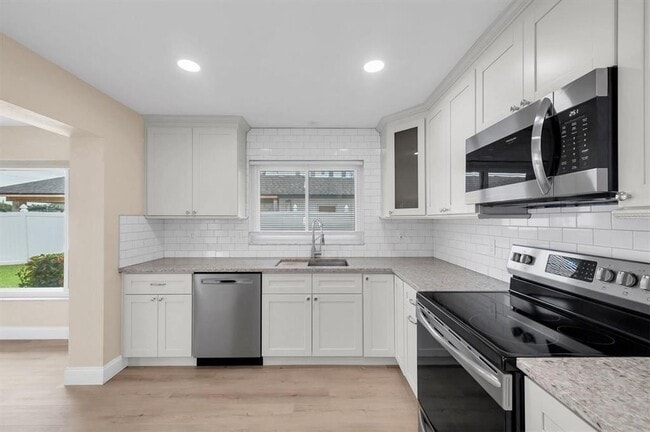 Building Photo - 315 Buttonwood Ln