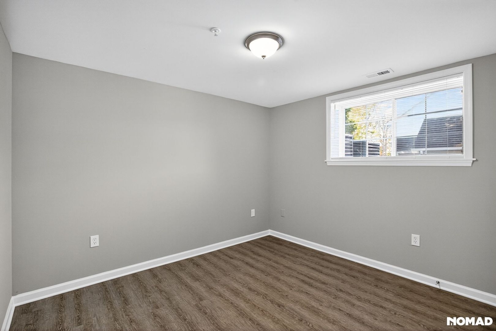 Building Photo - 7 Hickory St