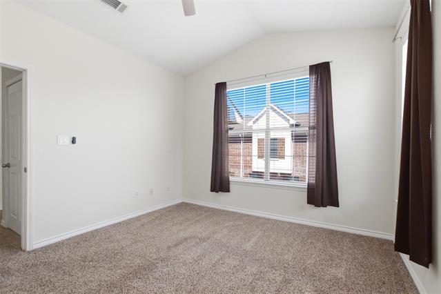 Building Photo - 2113 Grove Park Ln