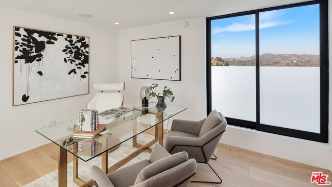 Building Photo - 1324 Stradella Rd