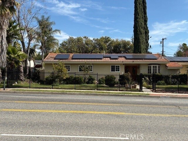 Building Photo - 10918 Reseda Blvd