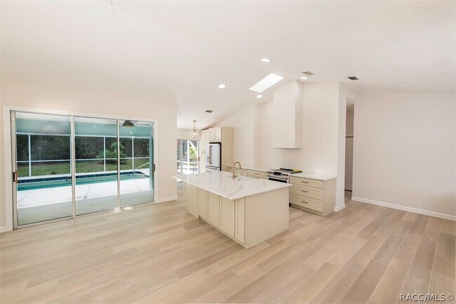 Building Photo - 1105 N Chance Way