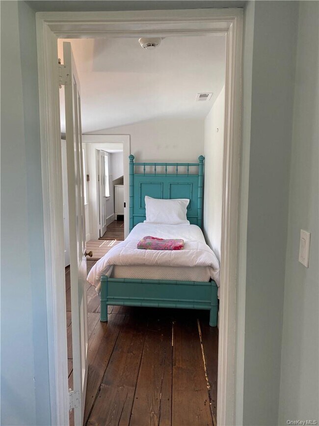 Building Photo - 333 Hook Rd