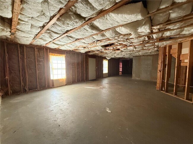 Building Photo - 3998 Oak Crossing Dr NE