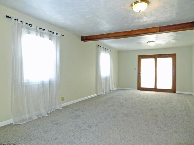 Building Photo - 2726 Stewartstown Rd