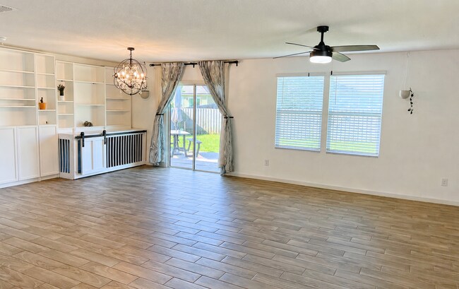 Building Photo - 204 Hayworth Ct