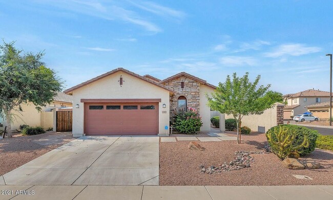 Building Photo - 3315 E Merlot St
