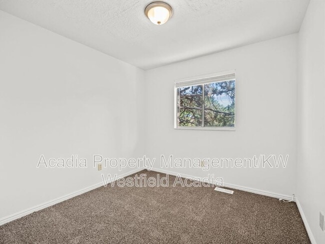 Building Photo - 945 S Freedom Blvd