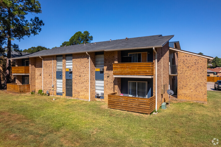 Building Photo - Scenic Pines Apartments