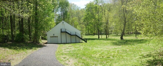 Building Photo - 35600 Sassafras Dr