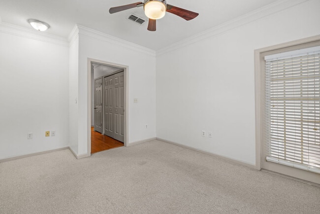 Building Photo - 1111 Westchester Ridge NE