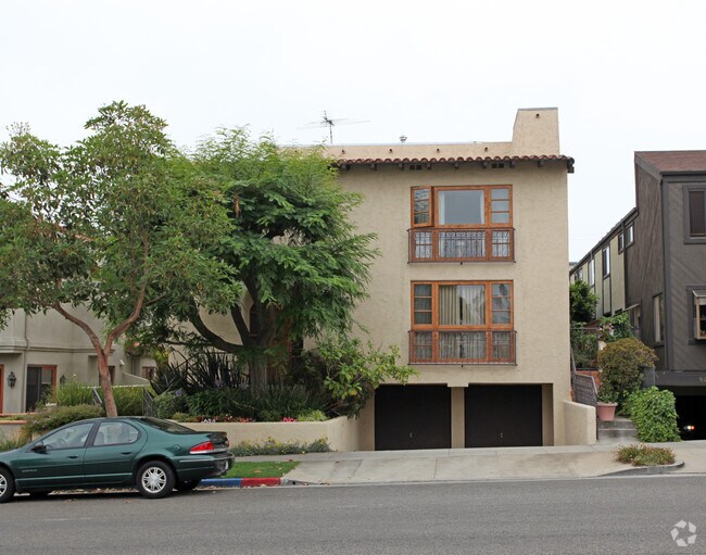 Primary Photo - 828 16th St