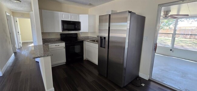 Building Photo - 14724 SW 38th Terrace Rd