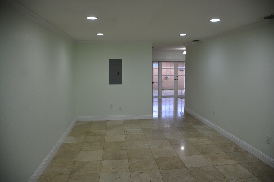 Building Photo - 9466 SW 5th Ln