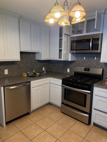 Kitchen - 2114 Hayes St