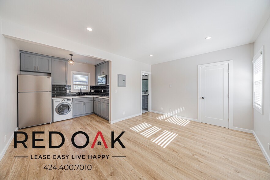 Building Photo - 1060 N Avenue 50