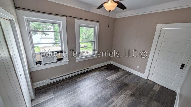 Building Photo - 10 Tarheel Ln