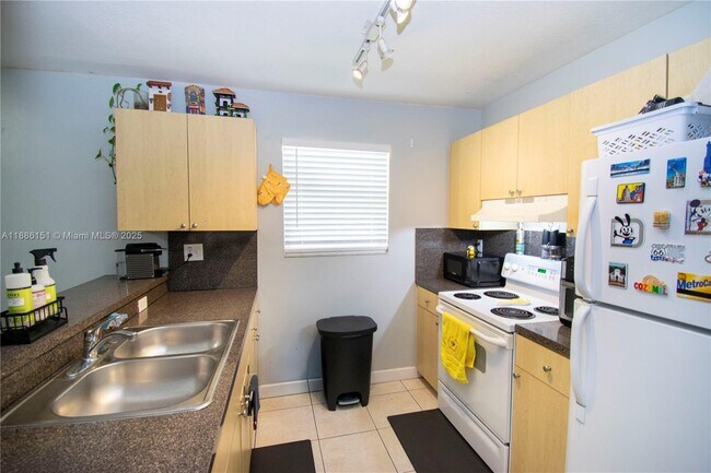 Building Photo - 2317 Liberty St