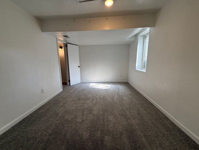 Building Photo - 707 17th St NW