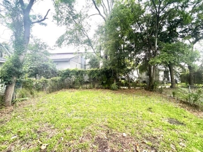 Building Photo - 1312 Love St