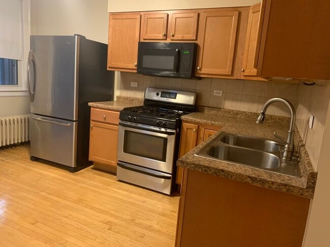 Building Photo - 3038 N Central Ave