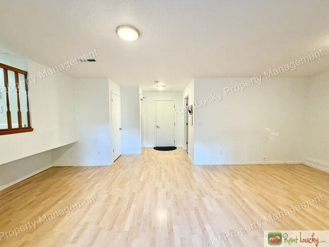 Building Photo - 4901 SW 327th Pl