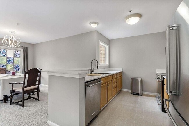 Building Photo - 2777 Barclay Way