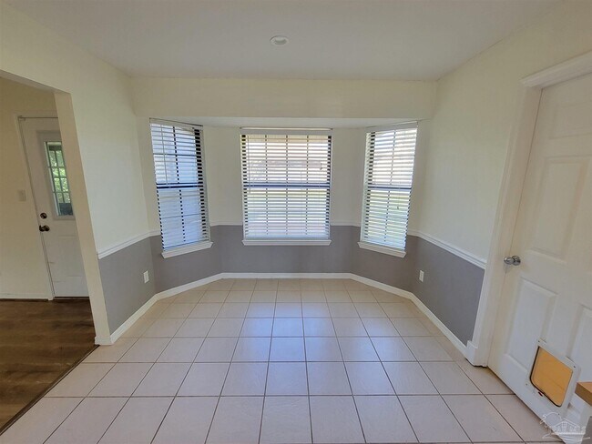 Building Photo - 1306 Pine Hill Cir