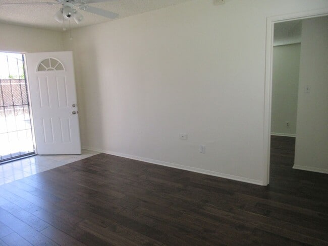 Building Photo - Reduced PRICE!!!  Adorable renovated Guest...