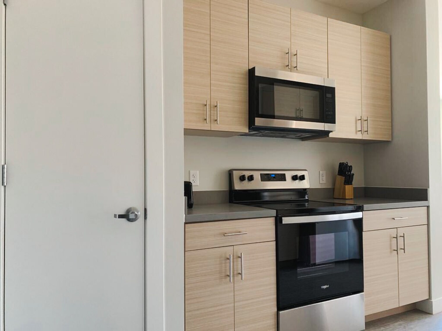 Building Photo - 2530 University Ave