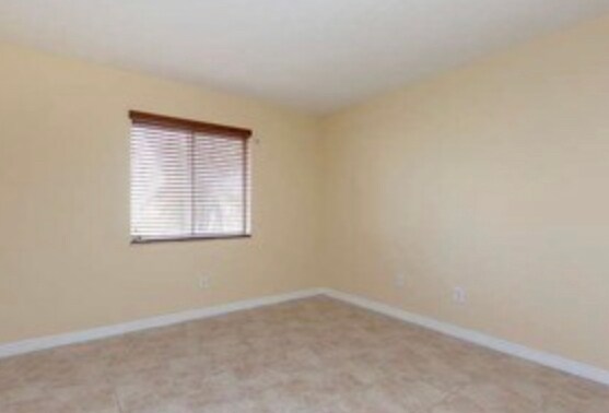 Building Photo - 14850 Naranja Lakes Blvd