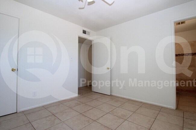 Building Photo - 518 W 14th St