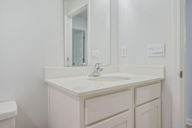 Building Photo - 522 Mary Lou Way