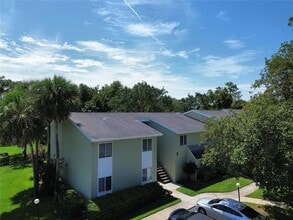 Building Photo - 600 Fairways Cir