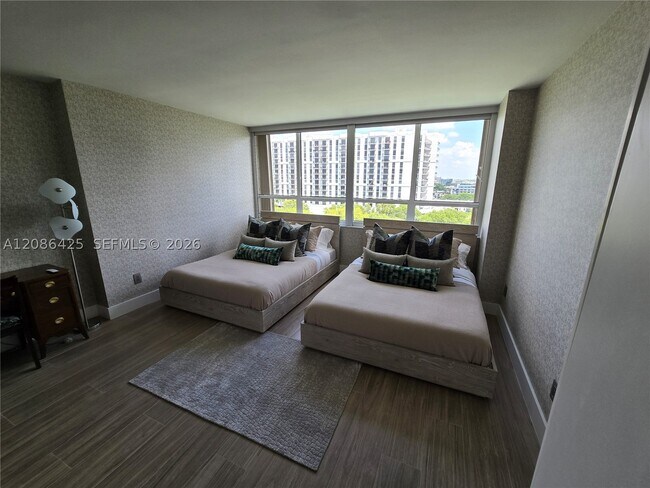 Building Photo - 11113 Biscayne Blvd