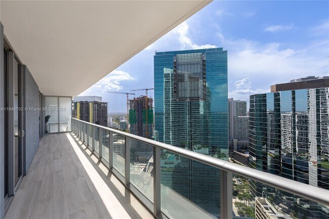 Building Photo - 1300 Brickell Bay Dr
