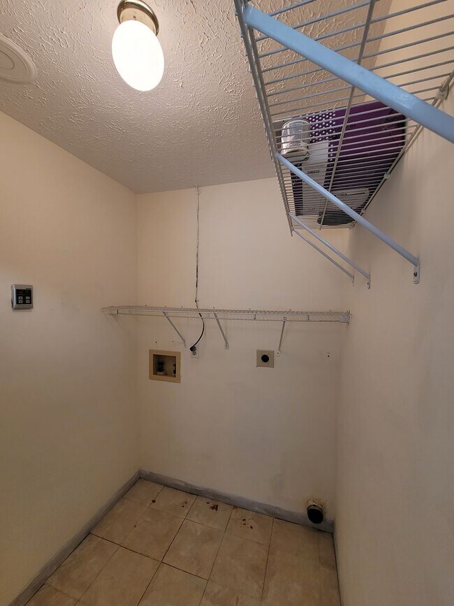 Building Photo - Callaway 3 bedroom 2 bath home with 2 car ...