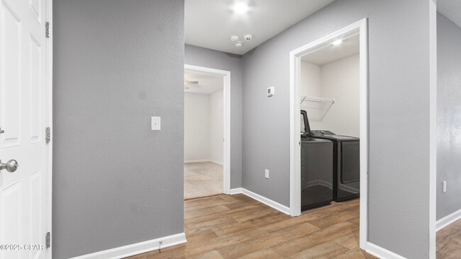 Building Photo - 4028 Silver Spur Rd