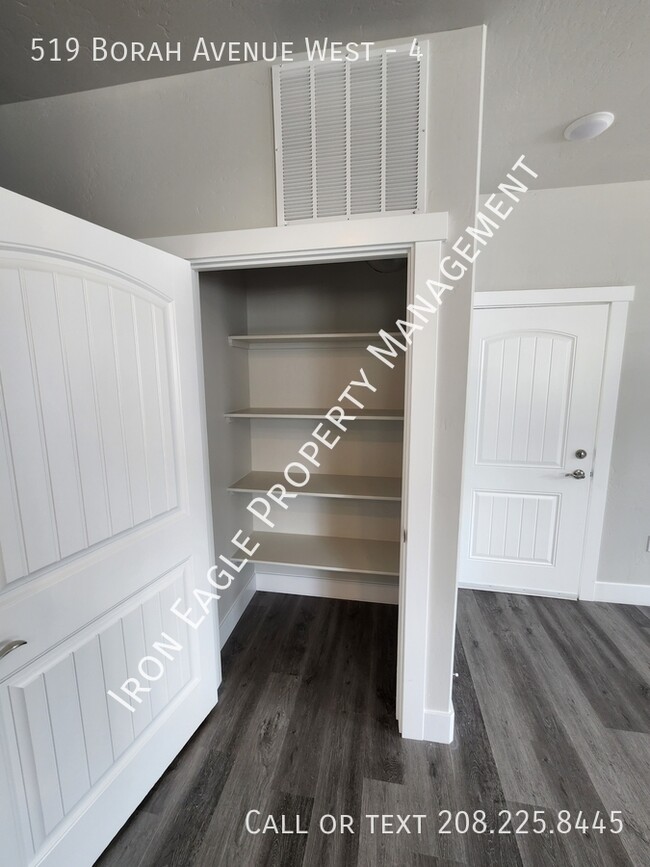 Building Photo - 519 Borah Ave W