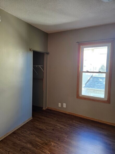 Building Photo - 2414 3rd St NE