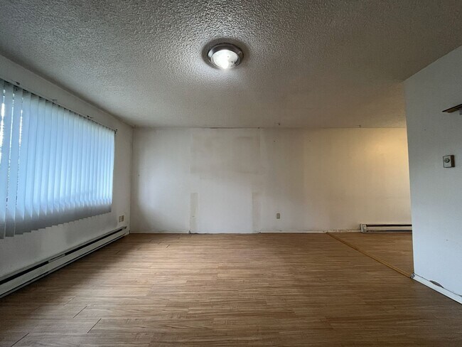 Building Photo - CCO867